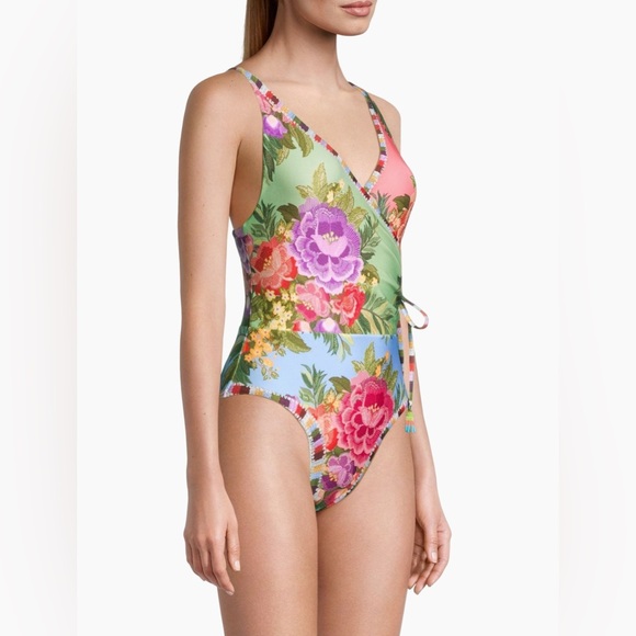 Farm Rio
Flower Scarves One-Piece Swimsuit
Flower Scarves Multi
Small - Picture 4 of 7